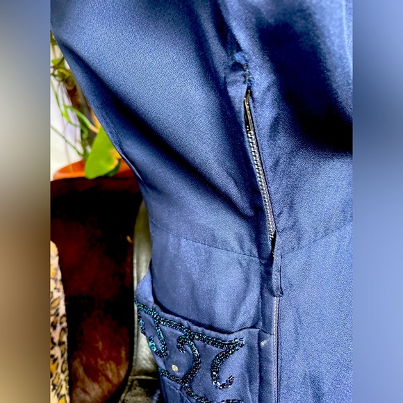 Royal Blue beaded true vintage wiggle dress. - Picture 4 of 9